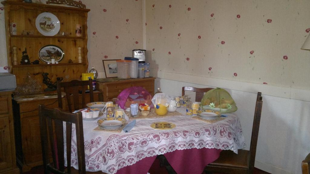 Bed and Breakfast La Maison Jaune Bouresse Exteriér fotografie